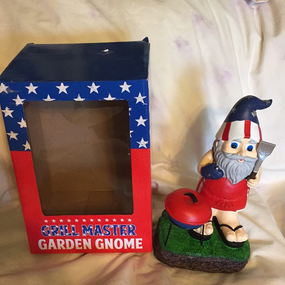 Garden Gnome THE GRILL MASTER. NEW
